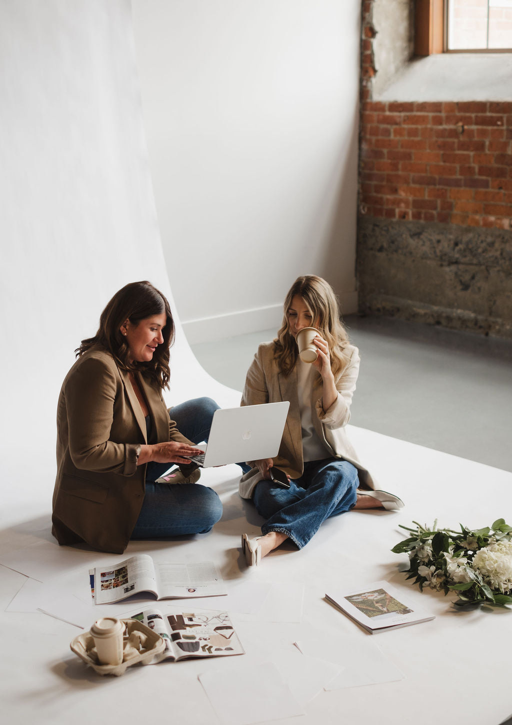 Séance de conseil marketing et brainstorming avec une équipe interne